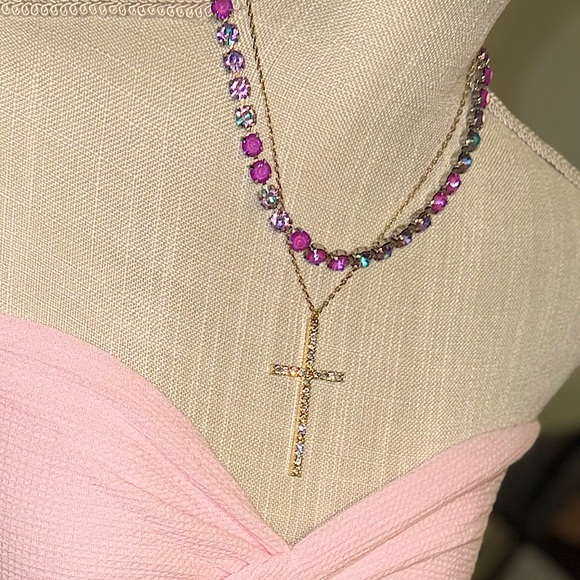 🆕🌿FRESH & CO: LARGE Crystal Cross CZ Necklace - Picture 6 of 7